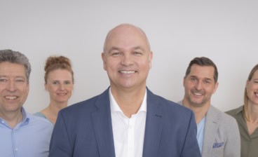 Coach Ingo Steinke mit Teilnehmern
